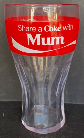 309004-1 € 4,00 coca cola glas contour met tekst- MUM D 7,5 H 14 cm.jpeg
